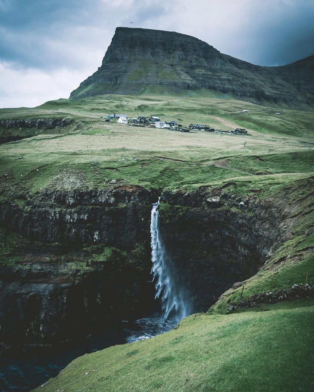 Post 2 by Sven Doll on Instagram (image)