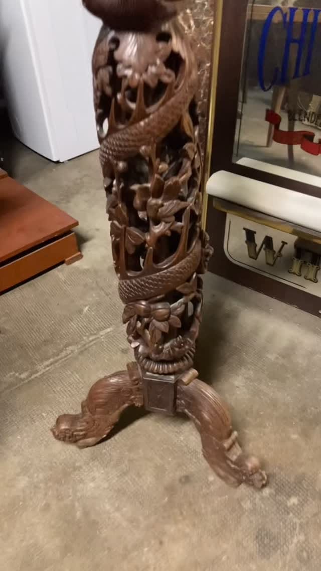 Post 1 by Brocante Balard on Instagram (video)