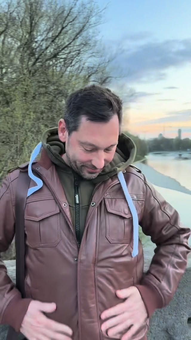 Post 8 by Vit IN on Instagram (video)