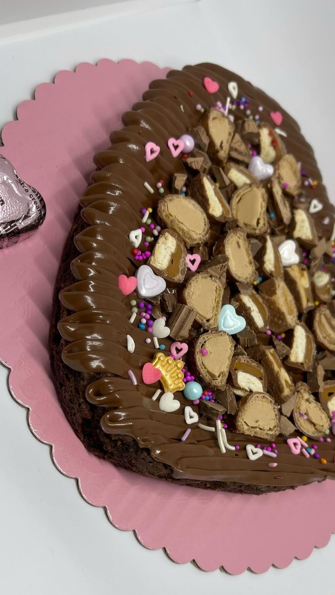 Post 3 by The Queen’s Bake on Instagram (video)