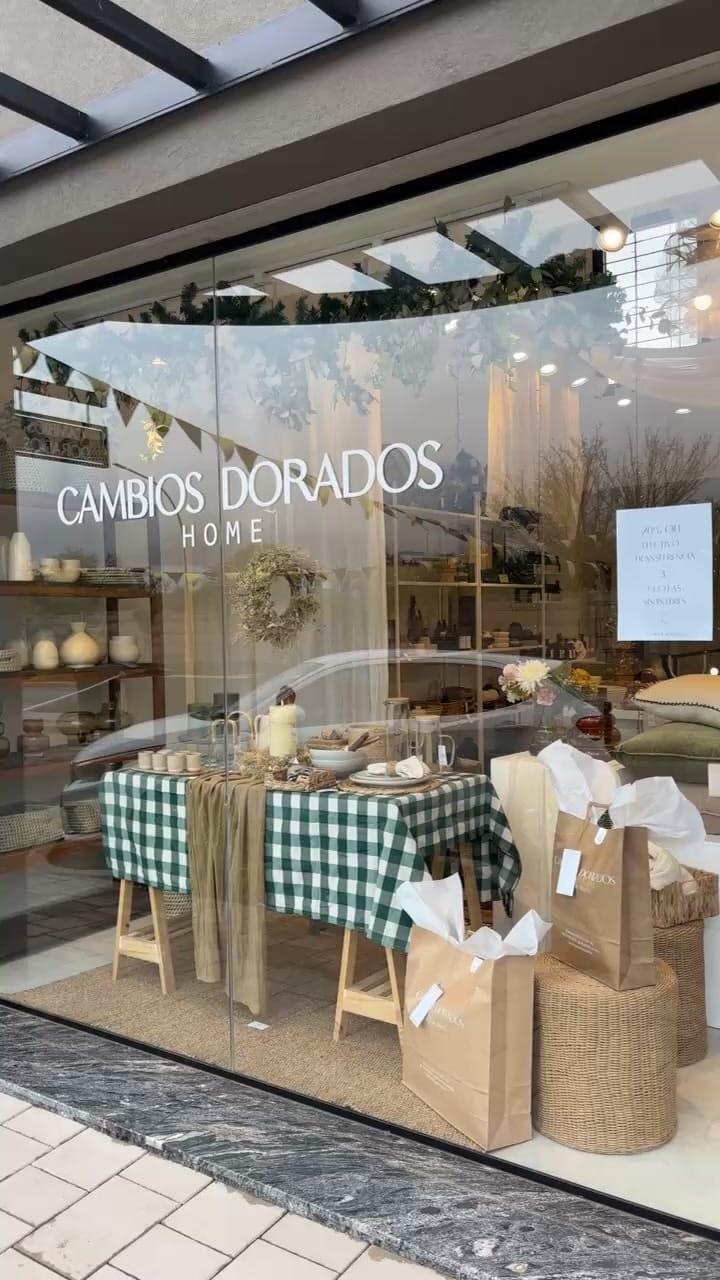 Post 4 by Cambios Dorados on Instagram (video)