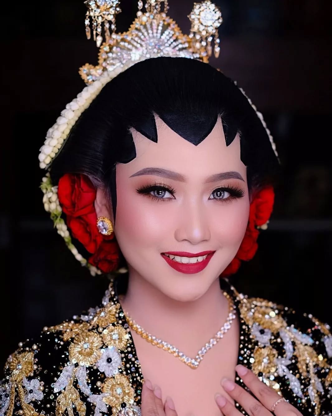 Post 2 by Barleo Make Up on Instagram (image)