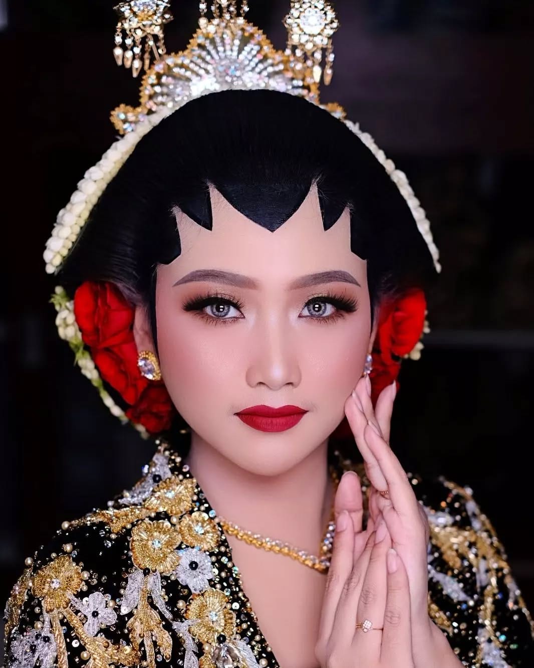 Post 4 by Barleo Make Up on Instagram (image)