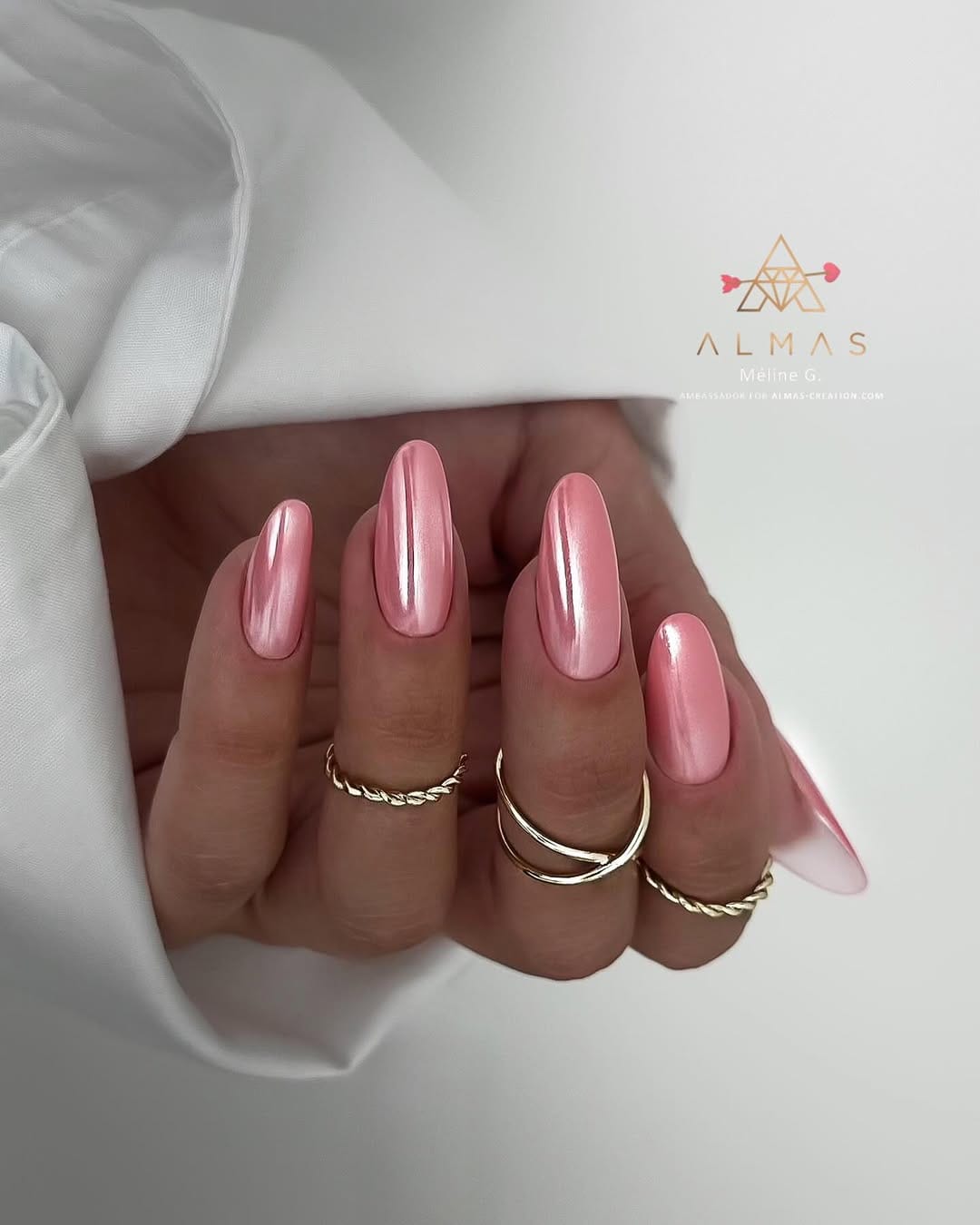 Post 3 by 𝗠𝗘́𝗟𝗜𝗡𝗘 | 𝗢𝗡𝗚𝗟𝗘𝗦 𝗦𝗜𝗠𝗣𝗟𝗘𝗦 & 𝗘́𝗟𝗘́𝗚𝗔𝗡𝗧𝗦 | 𝗖𝗢𝗡𝗧𝗘𝗡𝗧 𝗖𝗥𝗘𝗔𝗧𝗢𝗥 | 𝗥𝗘𝗜𝗠𝗦 on Instagram (carousel)