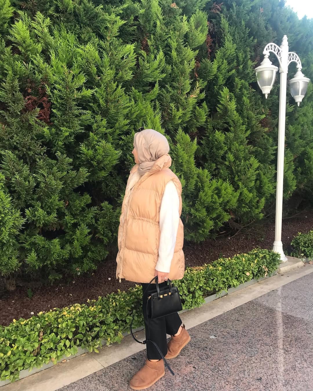 Post 1 by W O O ' L A on Instagram (carousel)