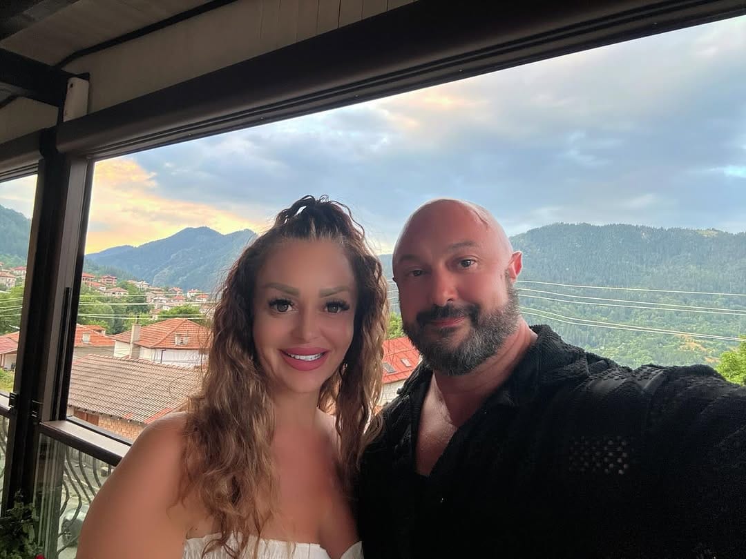 Post 9 by Mariana Ellinie on Instagram (image)