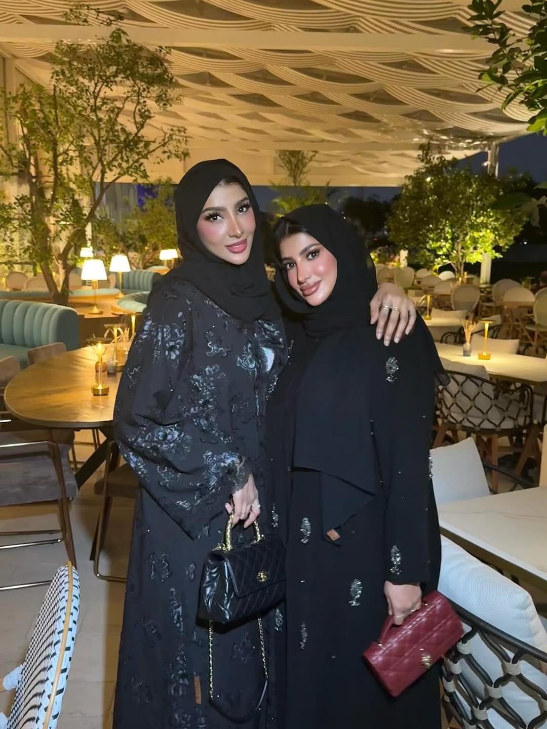 Post 5 by هنا الكربي ♡ on Instagram (carousel)