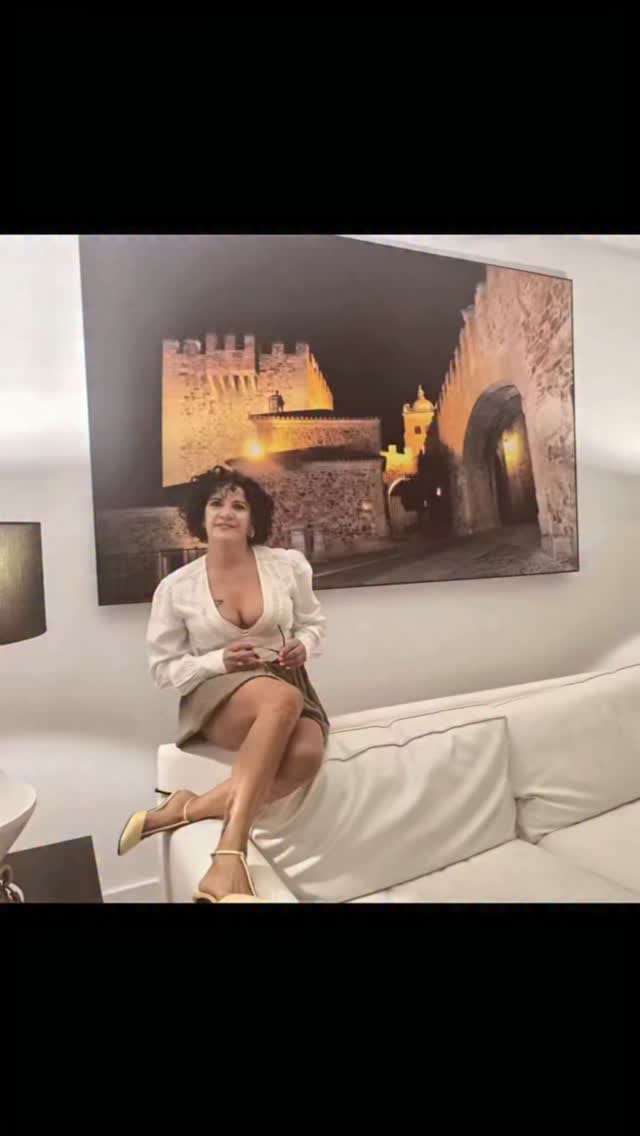 Post 10 by Mamen Mamimolona on Instagram (video)
