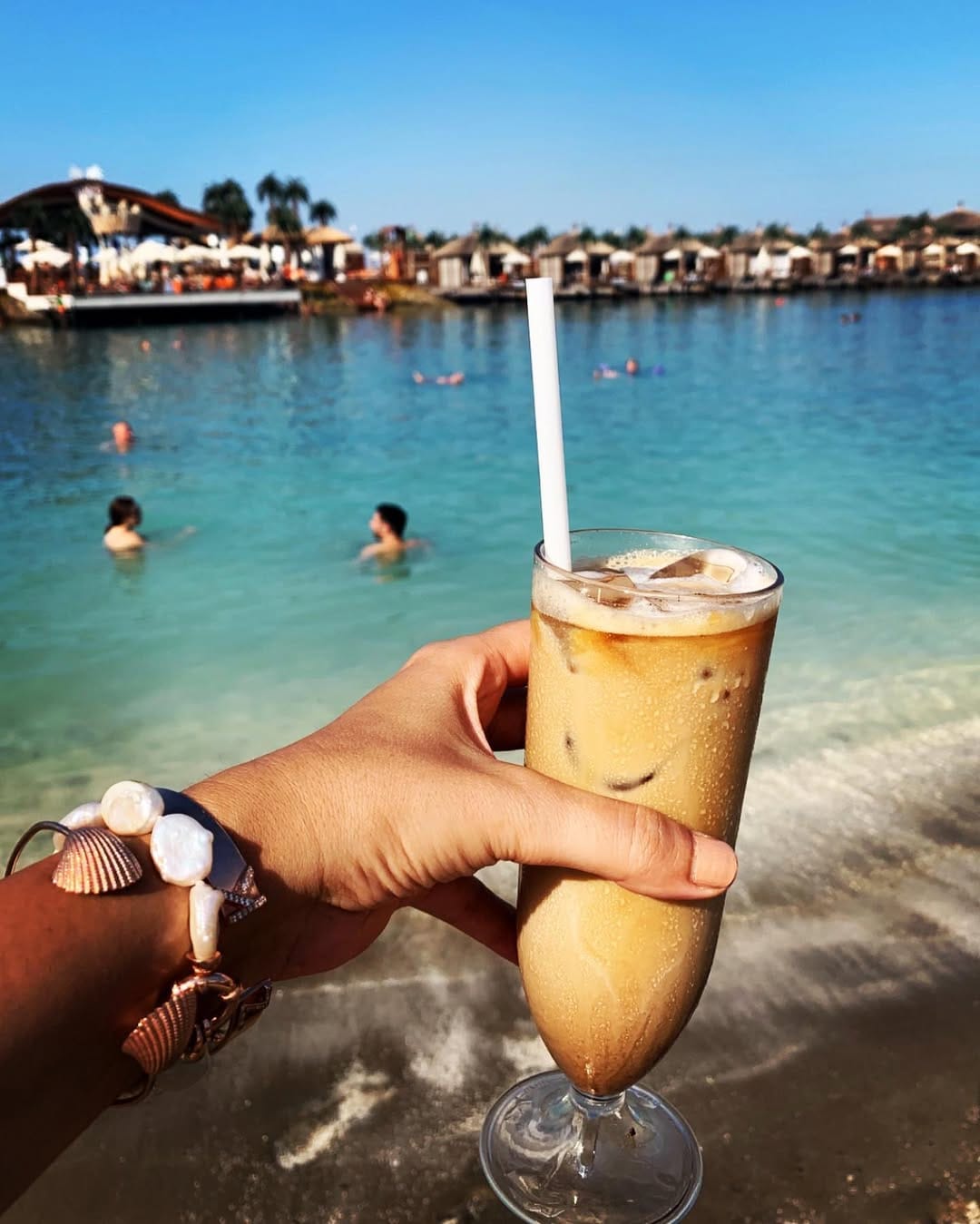 Post 5 by Zeynep on Instagram (image)