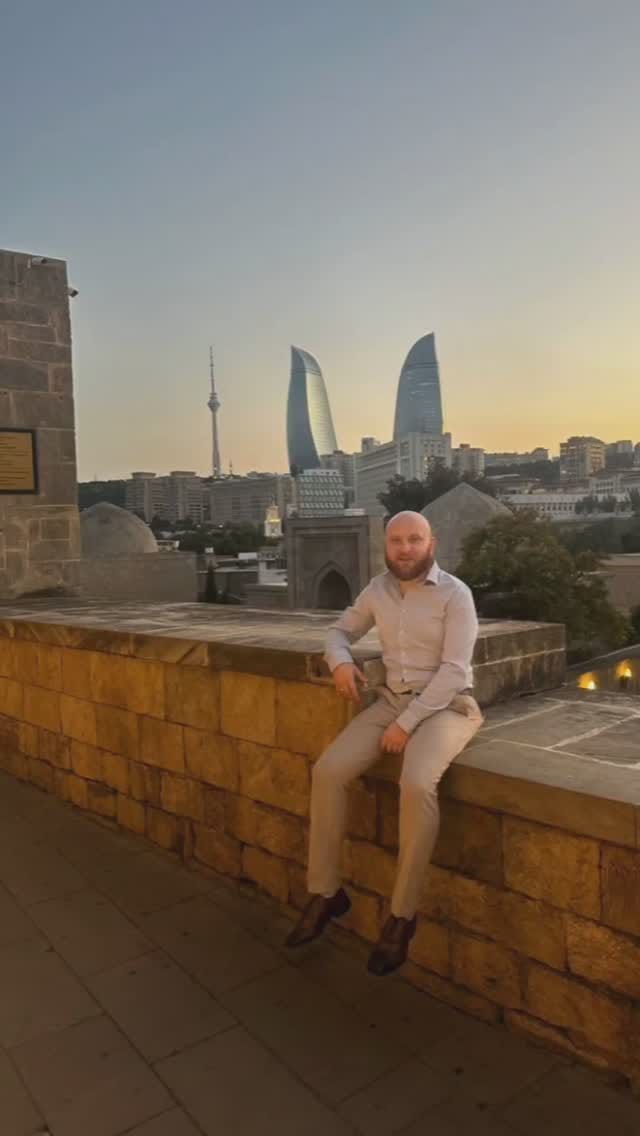 Post 6 by 𝐀𝐫𝐬𝐞𝐧𝐚𝐥𝐅𝐚𝐧_𝐓𝐫𝐚𝐯𝐞𝐥 on Instagram (video)