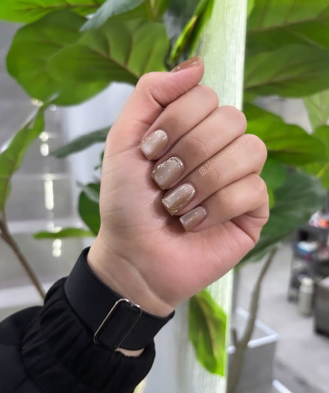 Post 6 by Tlaquenails on Instagram (image)