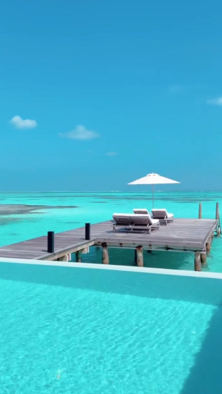 Post 6 by WORLD TRAVEL REELS ✈️ ☀️ on Instagram (video)