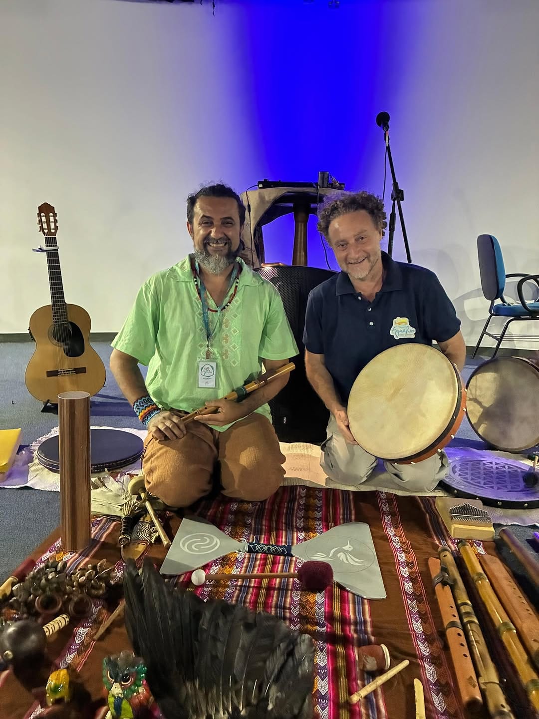 Post 2 by Luiz Mayõ - Mentor | Terapeuta | Luthier | DJ Looper on Instagram (carousel)