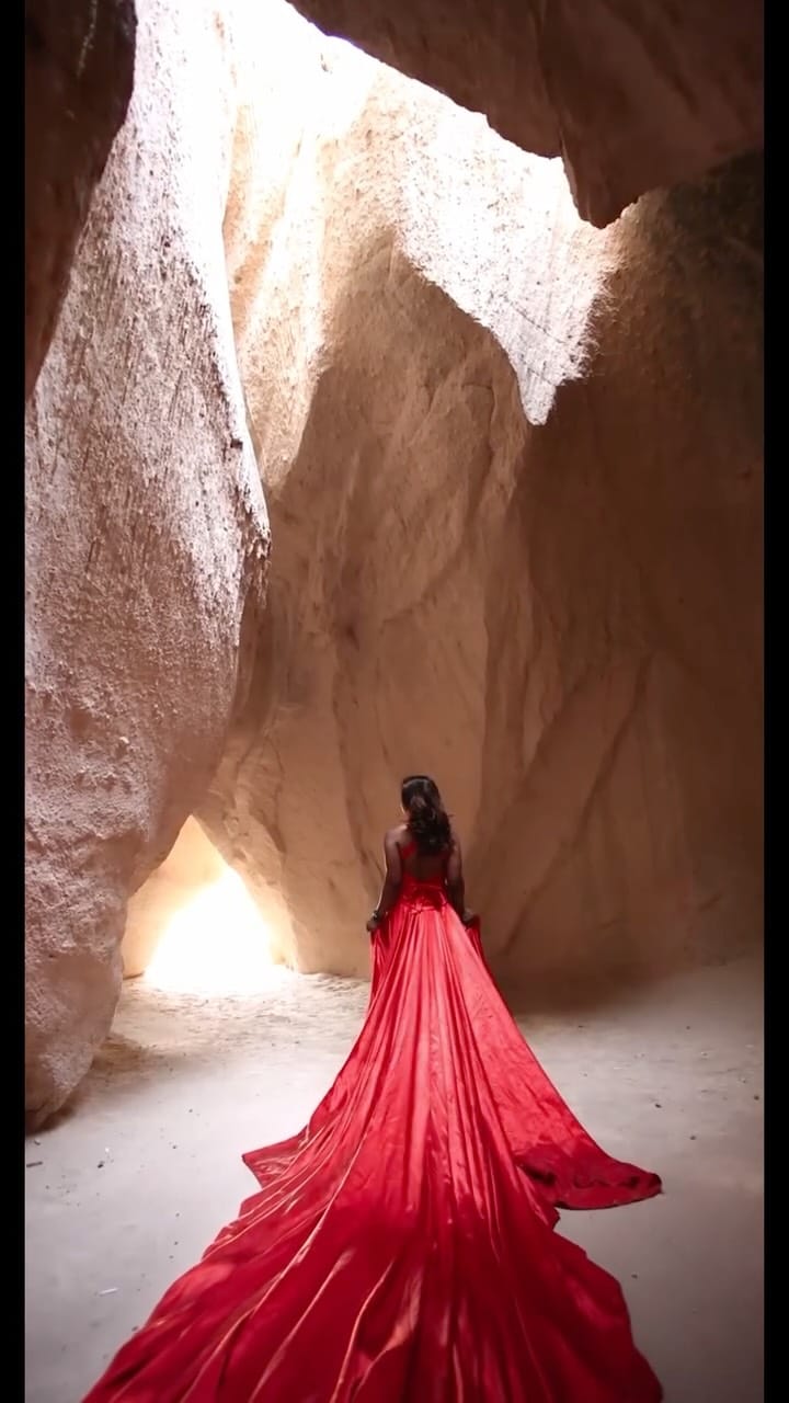 Post 8 by Sofia on Instagram (video)