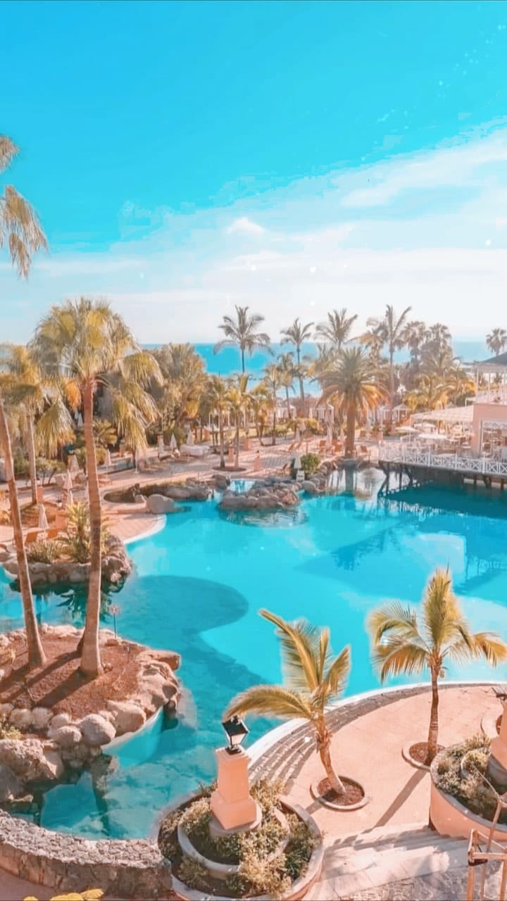 Post 10 by Best Travel Tips on Instagram (video)
