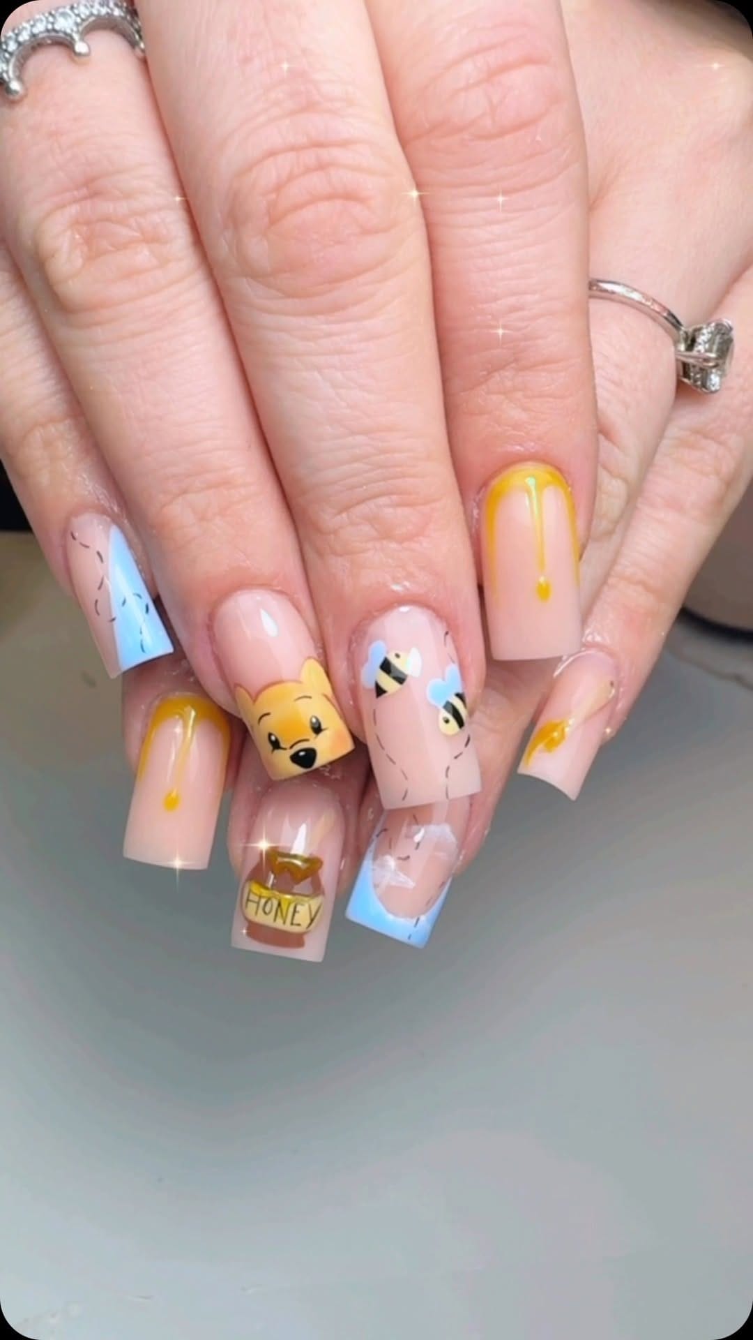 Post 5 by Carlos nails on Instagram (video)