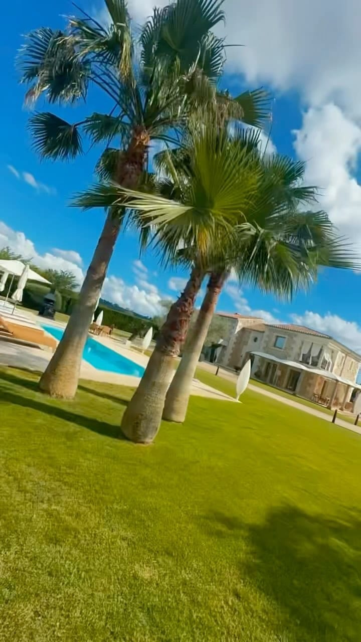 Post 6 by Daniel Welz on Instagram (video)