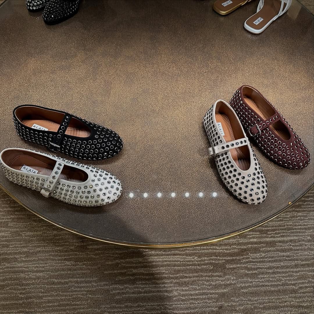 Post 8 by Personal Shopping in Style on Instagram (carousel)