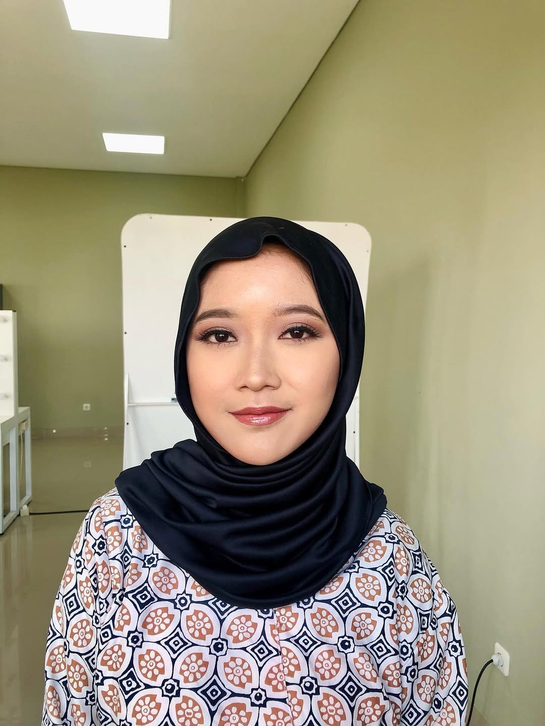Post 8 by makeup by yumi on Instagram (carousel)