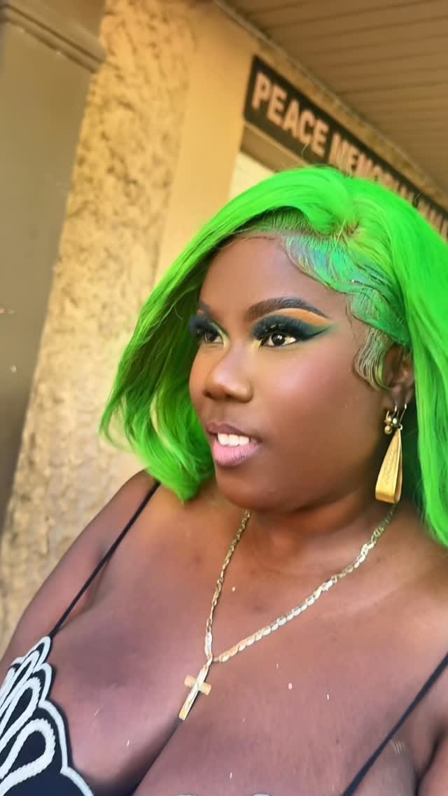 Post 1 by BRAMPTON MAKEUP ARTIST on Instagram (video)
