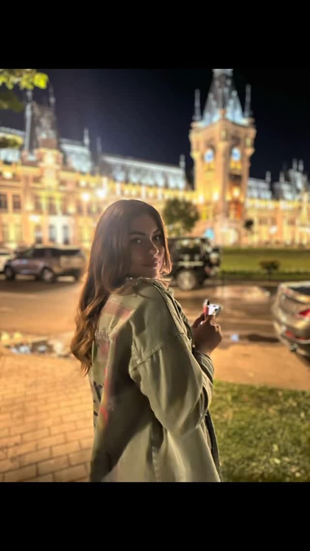 Post 6 by Tﭐղส็็♔ on Instagram (video)