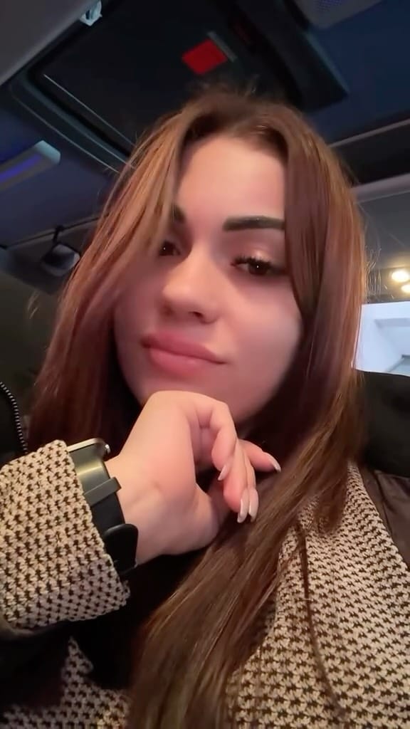 Post 2 by Tﭐղส็็♔ on Instagram (video)