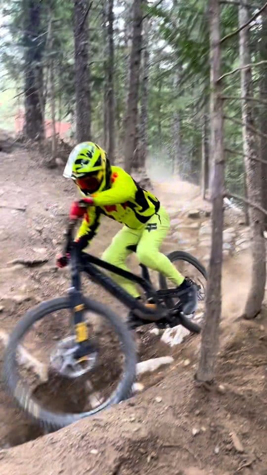 Post 3 by 📸MTB • DOWNHILL • ENDURO • XCO on Instagram (video)