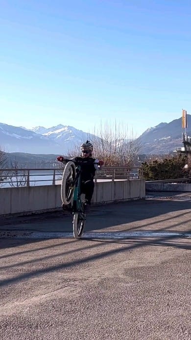 Post 8 by 📸MTB • DOWNHILL • ENDURO • XCO on Instagram (video)