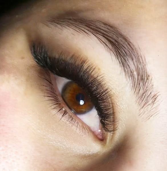 Post 4 by Poshlashes on Instagram (image)