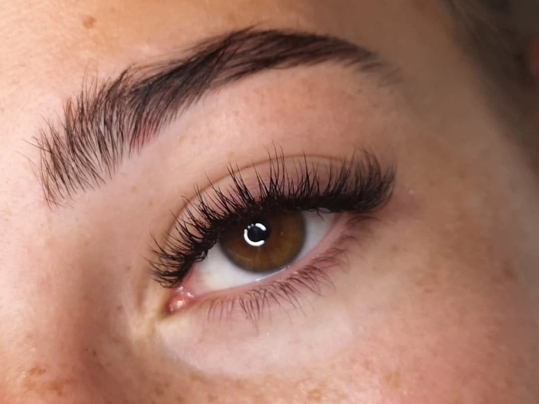 Post 1 by Poshlashes on Instagram (image)