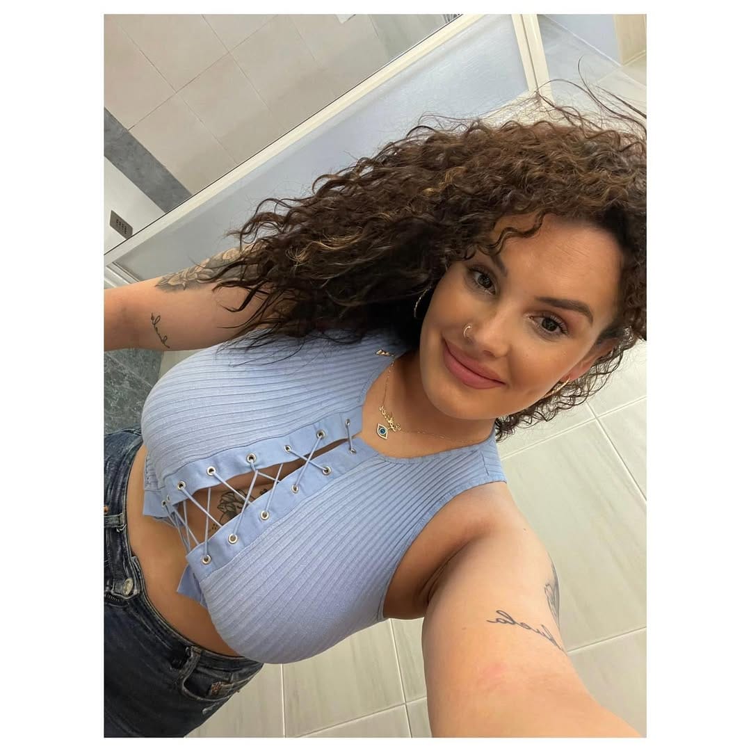 Post 3 by 𝙀 𝙎 𝙏 𝙃 𝙀 𝙍 🦁 on Instagram (image)