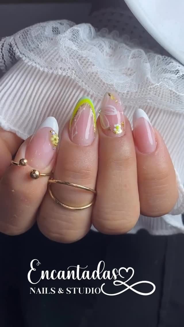 Post 10 by BUILDER GEL 🧿 PEDICURA | UÑAS ACRÍLICAS  | ARTE EN TUS MANOS 🇵🇪 on Instagram (video)