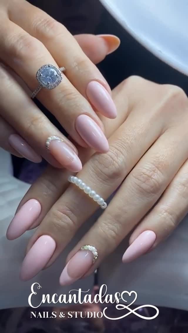 Post 6 by BUILDER GEL 🧿 PEDICURA | UÑAS ACRÍLICAS  | ARTE EN TUS MANOS 🇵🇪 on Instagram (video)