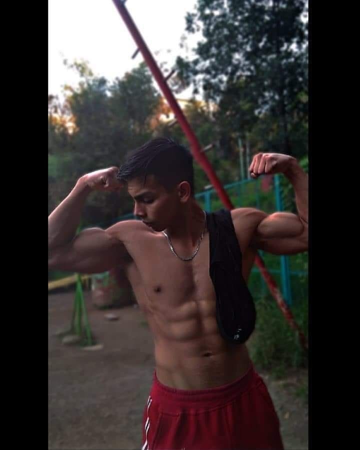 Post 1 by @deckay_ on Instagram (carousel)