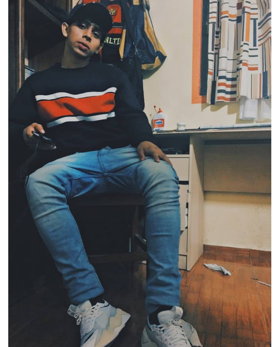 Post 5 by @deckay_ on Instagram (image)