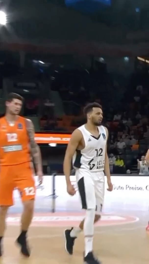 Post 6 by Amine Noua on Instagram (video)