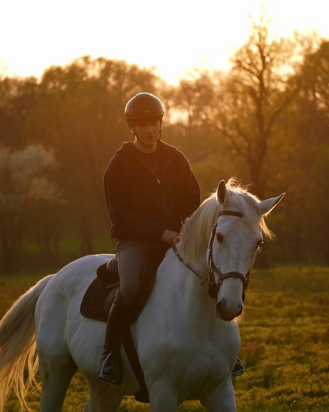 Post 4 by Leonardo Fortina | Rider & Content Creator on Instagram (carousel)