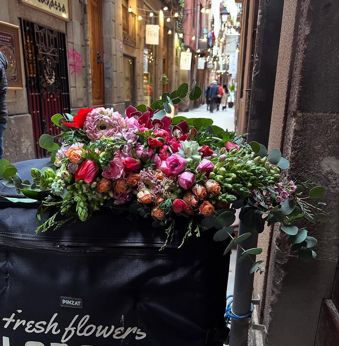 Post 7 by Flores Barcelona / Flower Delivery / Доставка цветов в Барселоне on Instagram (image)