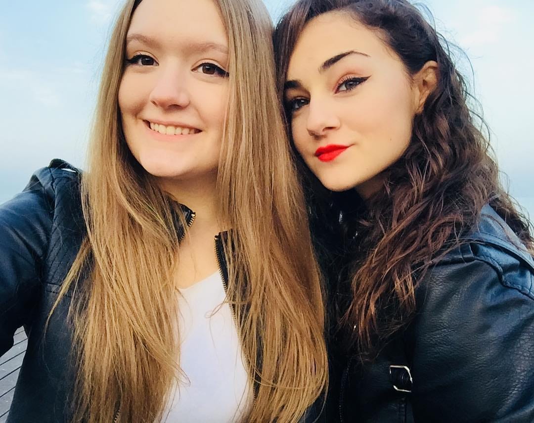 Post 8 by 𝘭𝘢𝘶𝘳𝘢 𝘴𝘢𝘯𝘤𝘩𝘦𝘻 on Instagram (image)