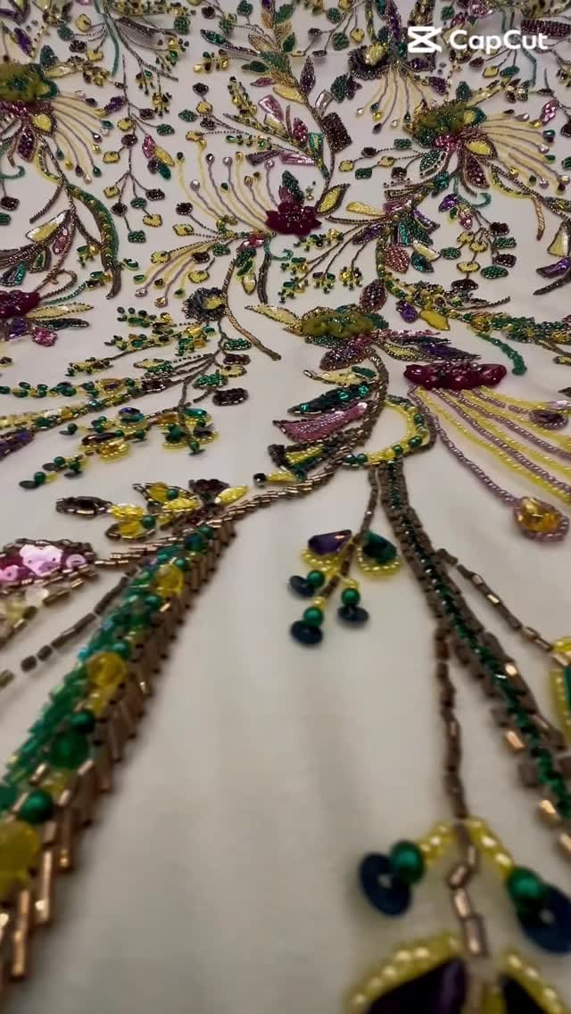 Post 7 by ELELE İPEK on Instagram (video)