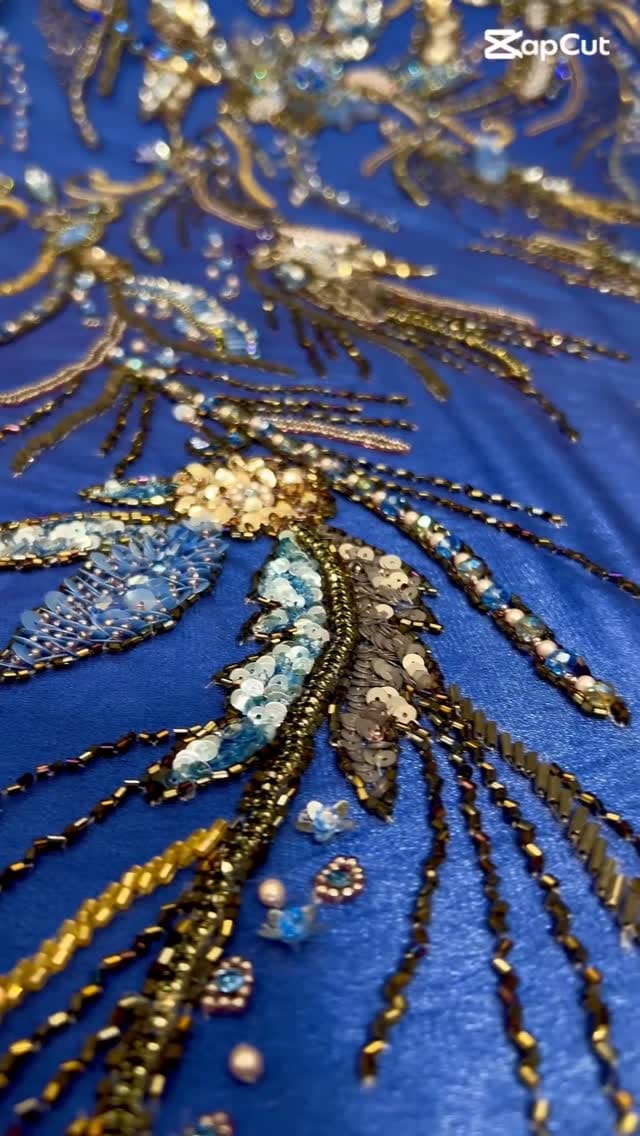 Post 5 by ELELE İPEK on Instagram (video)