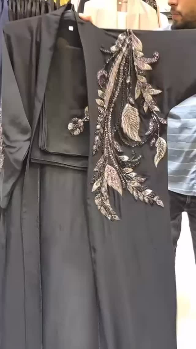 Post 2 by Belhabsyieshoop on Instagram (video)