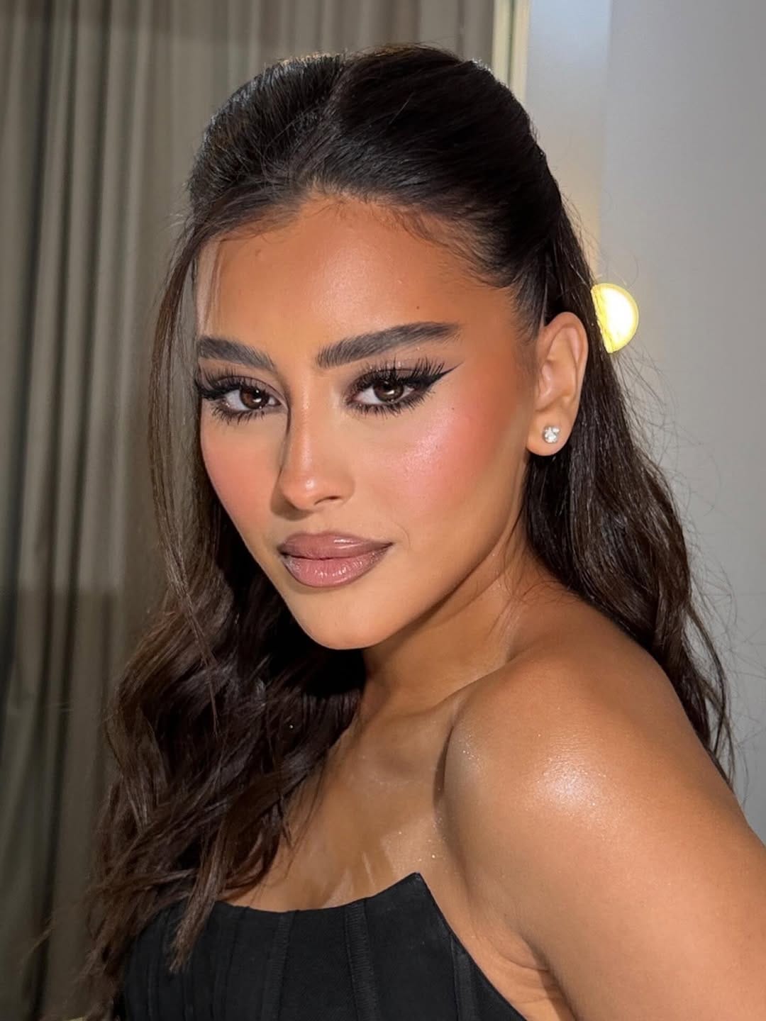 Post 2 by Dubai makeup artist 💄 on Instagram (carousel)