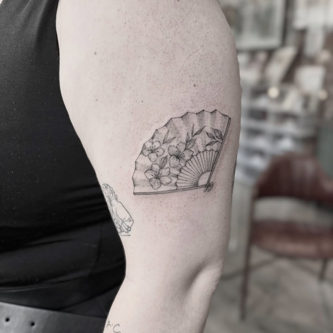 Post 9 by Gerardo Santos Martínez- Suburbana León on Instagram (image)