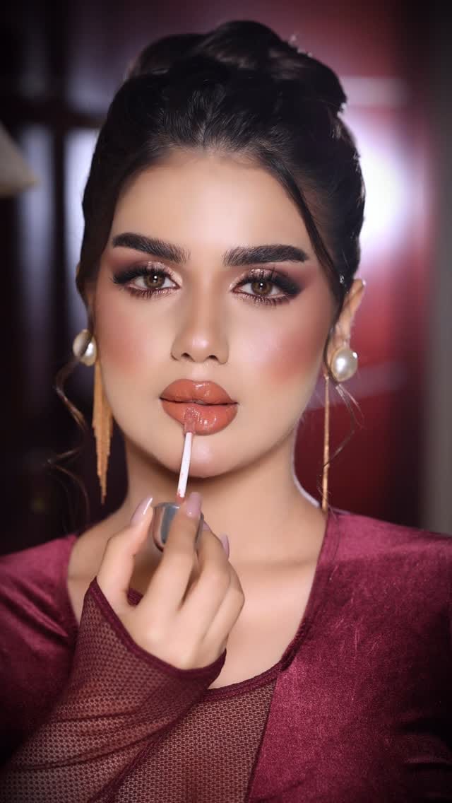 Post 2 by Fatima Chamma on Instagram (video)