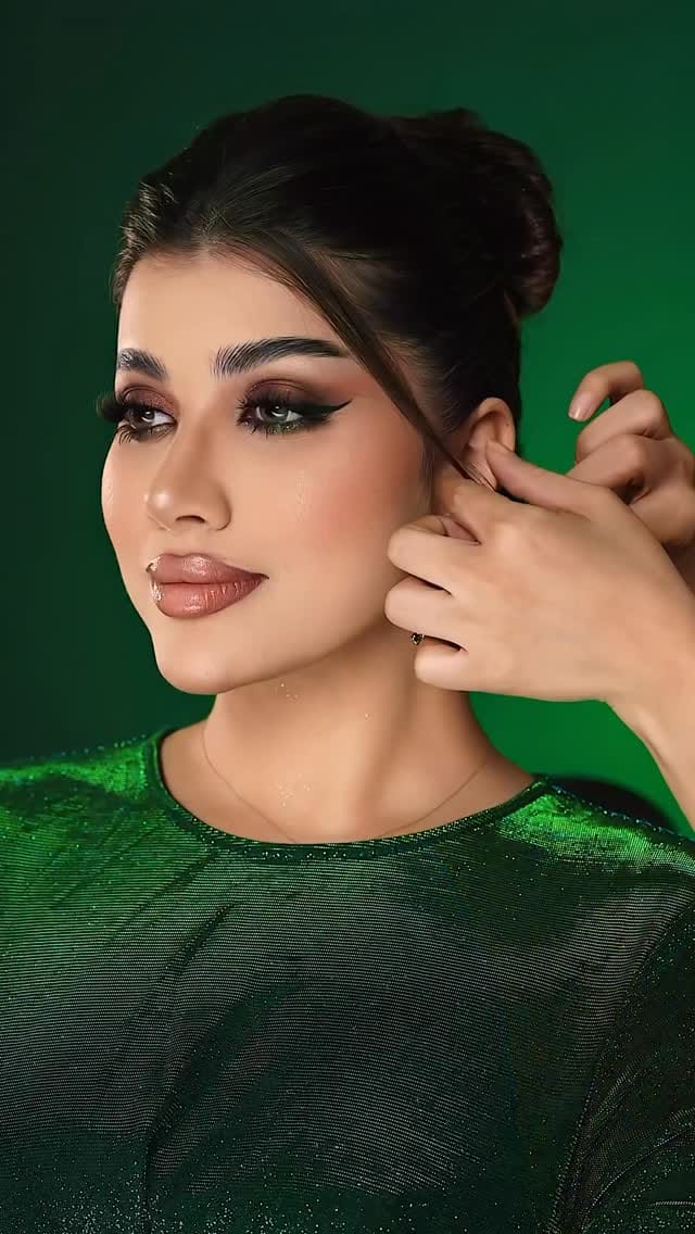 Post 6 by Fatima Chamma on Instagram (video)