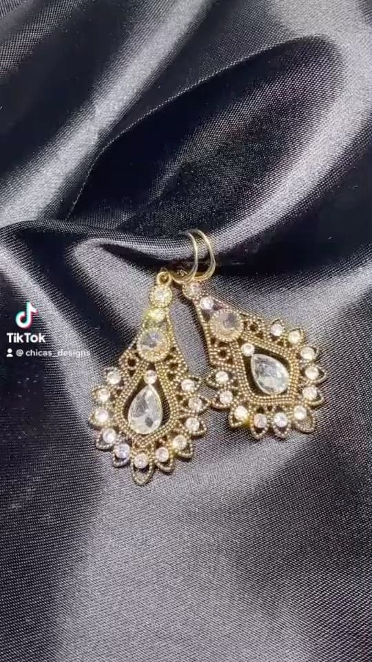 Post 3 by Chicas Designs on Instagram (video)