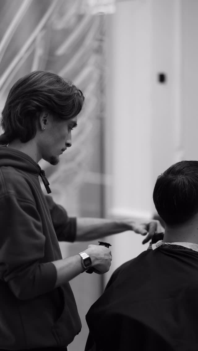 Post 6 by PUGILATO ATELIER | Barbería Barcelona on Instagram (video)
