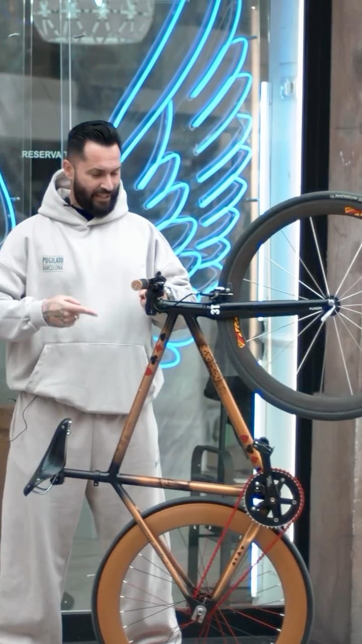 Post 2 by PUGILATO ATELIER | Barbería Barcelona on Instagram (video)