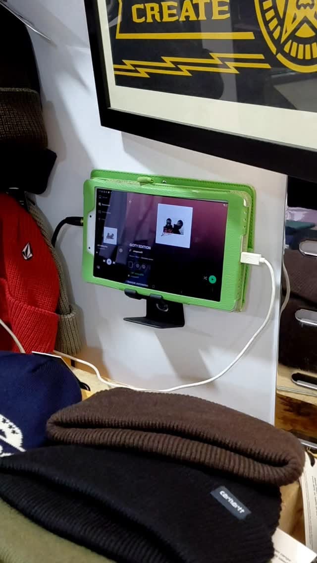 Post 2 by ton shop préféré depuis 2014 on Instagram (video)